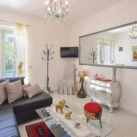 Holiday home Tortora Marina Holiday Sleeps 16 With Pool And Air Con