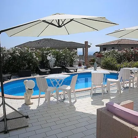 Holiday home Tortora Marina Holiday Sleeps 16 With Pool And Air Con Praia a Mare