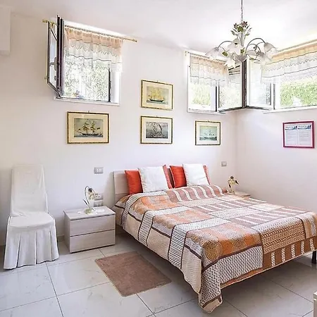 Holiday home Tortora Marina Holiday Sleeps 16 With Pool And Air Con