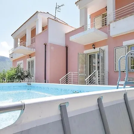 Tortora Marina Holiday Sleeps 16 With Pool And Air Con Holiday home Praia a Mare